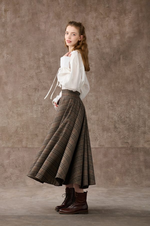 the Great Perhaps 2 | Tartan Wool Skirt in brown For Sale